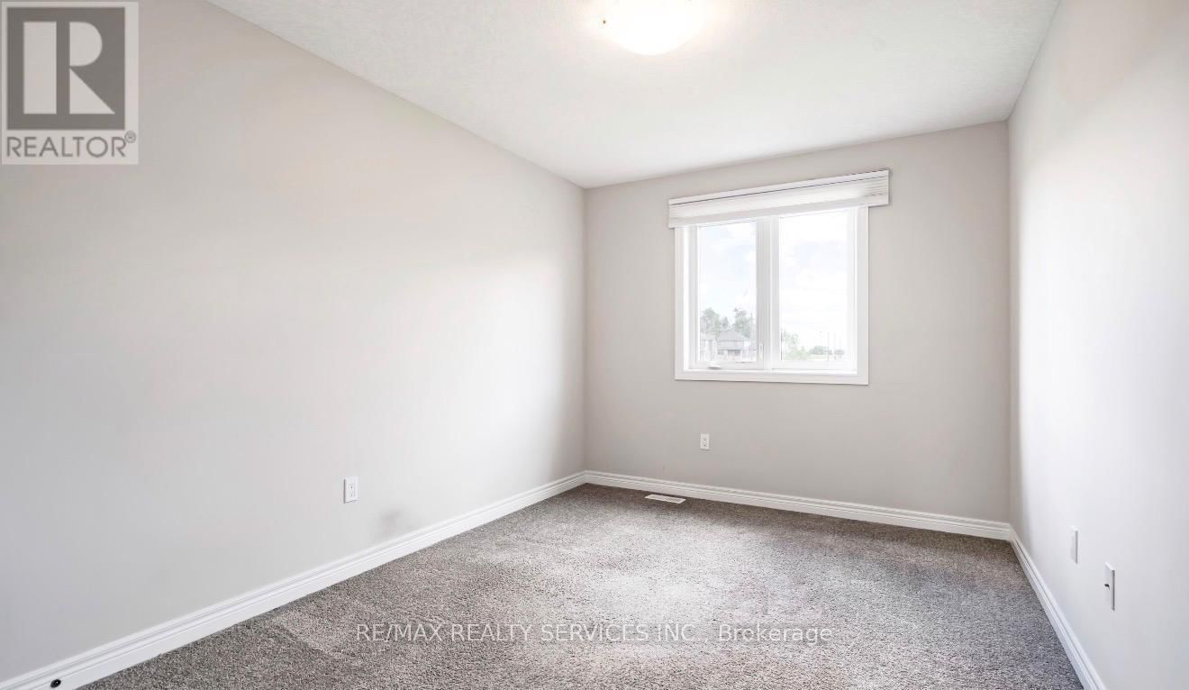 24 LAWSON STREET Image 14