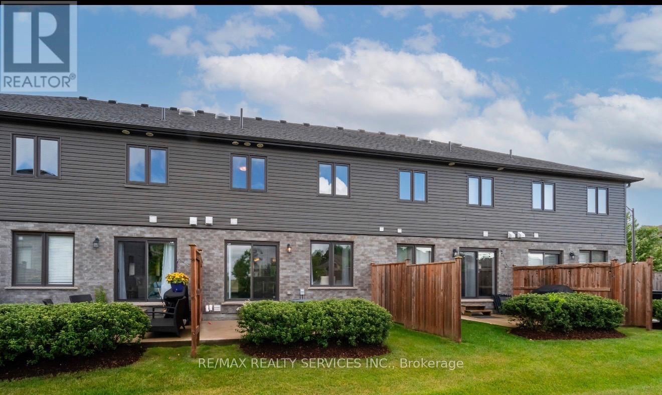 24 LAWSON STREET Image 15