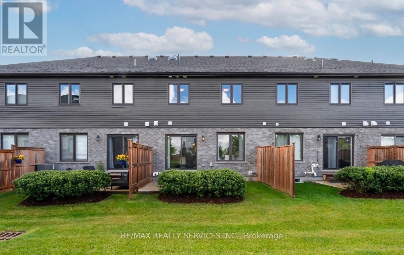 24 LAWSON STREET Image 16