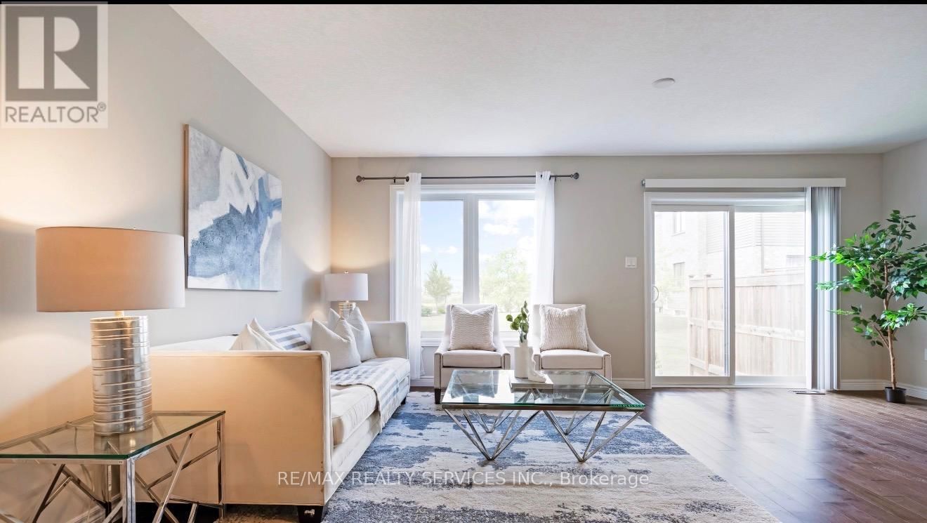 24 LAWSON STREET Image 8