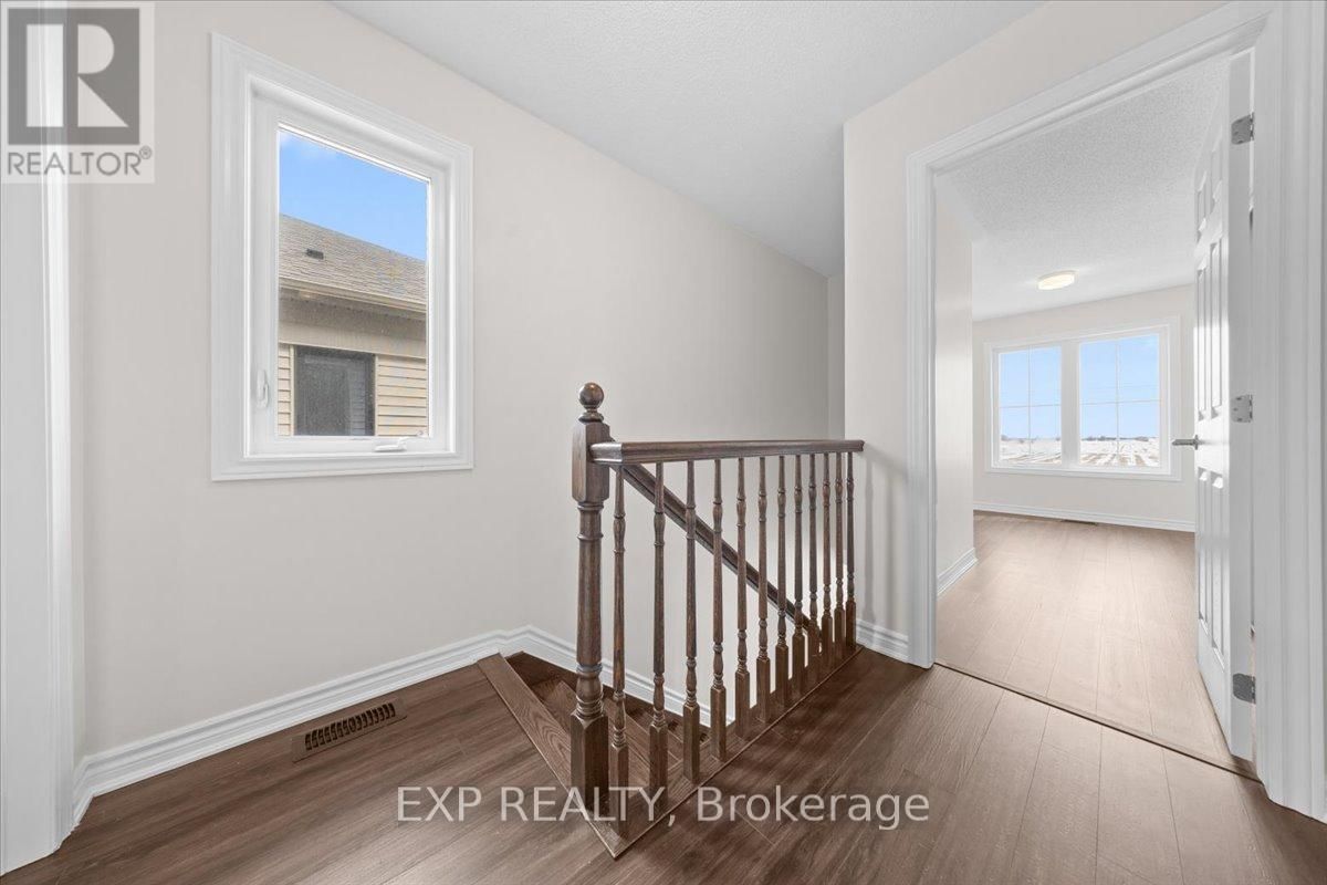 217 HIBERNIAN WALK Image 24