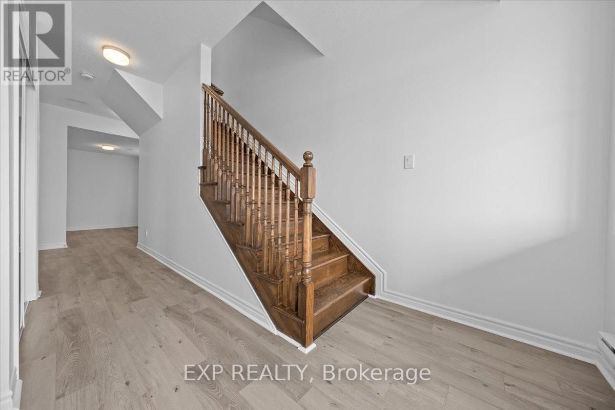 217 HIBERNIAN WALK Image 34