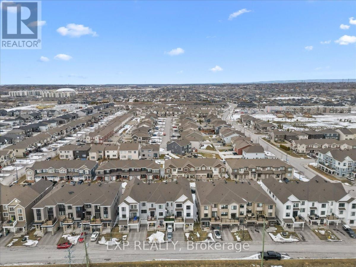 217 HIBERNIAN WALK Image 41