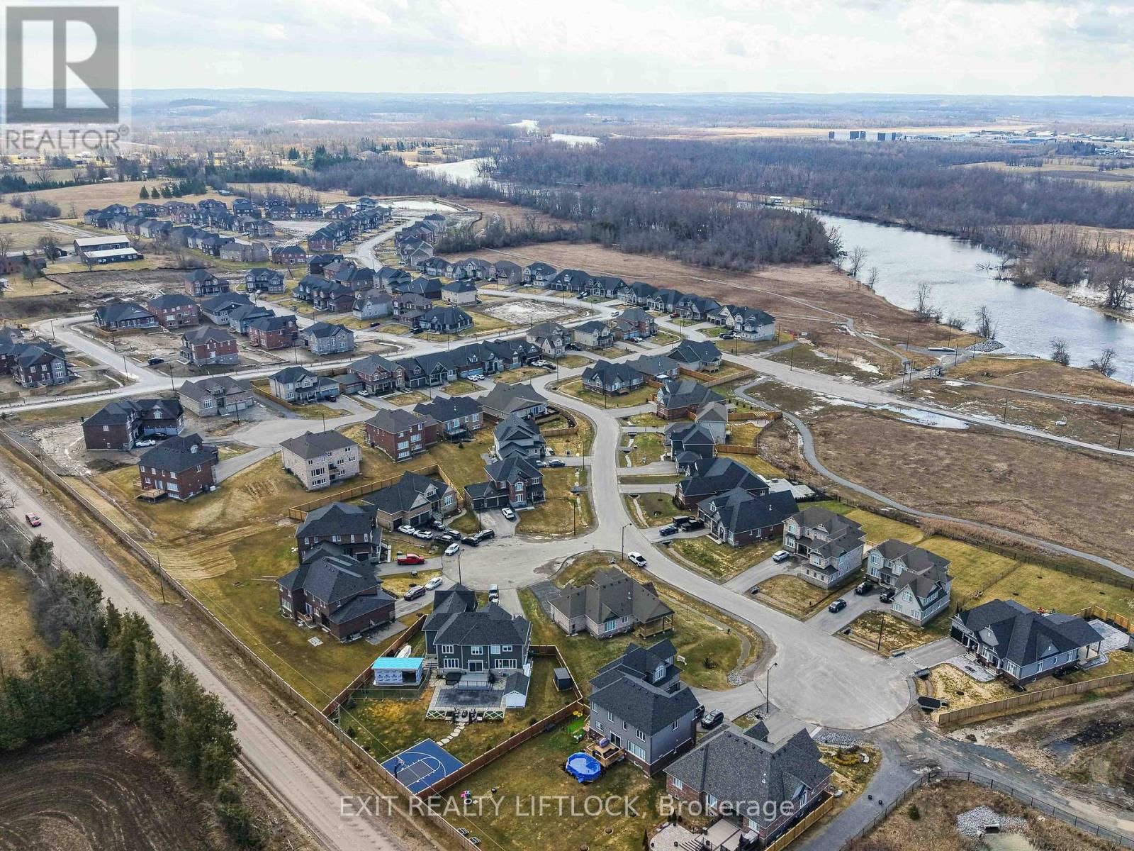 9 WISHING WELL LANE Image 43