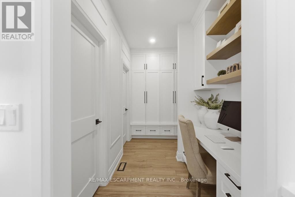 3634 VOSBURGH PLACE Image 13