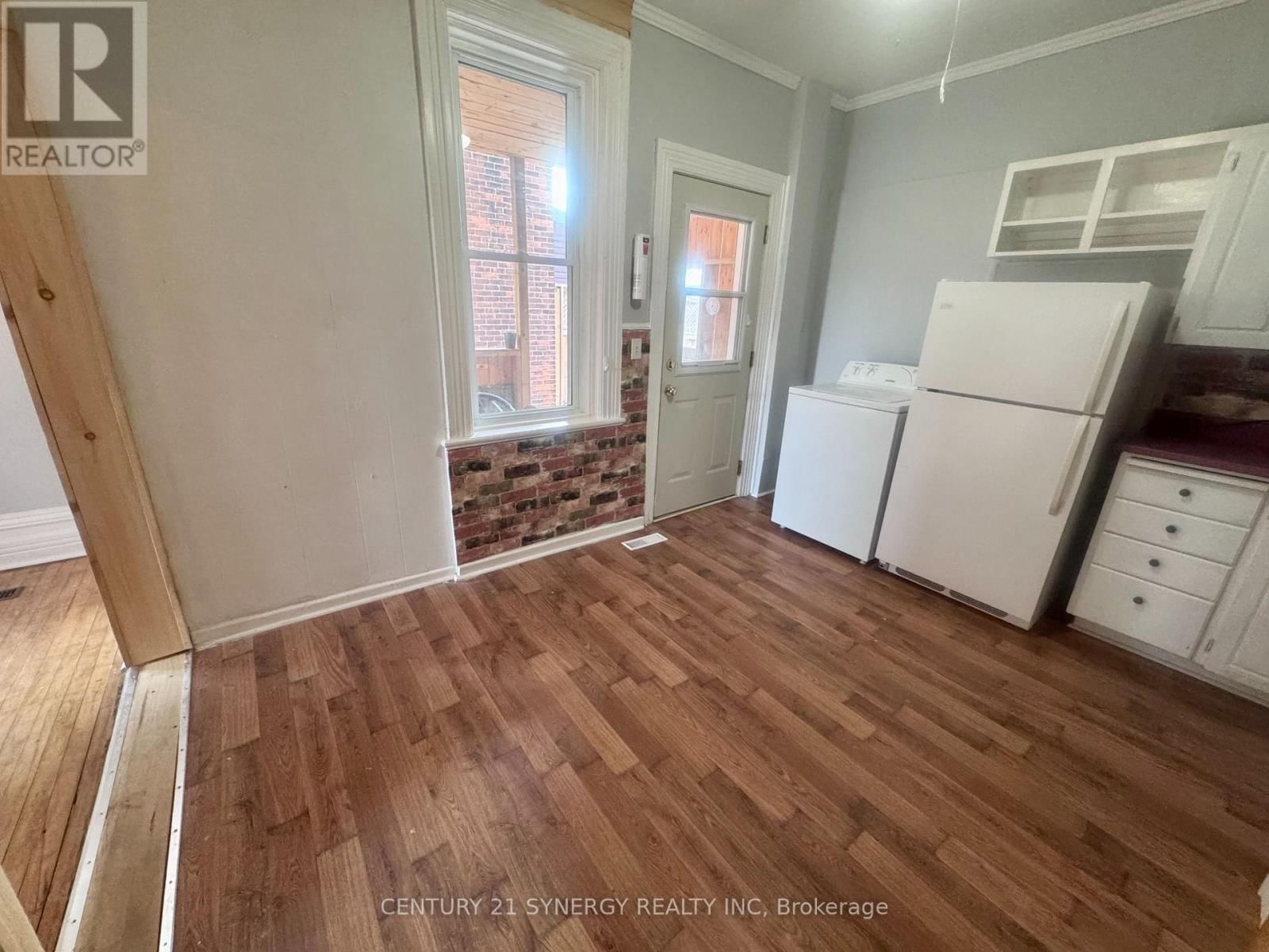 164 CHAMBERS STREET Image 10