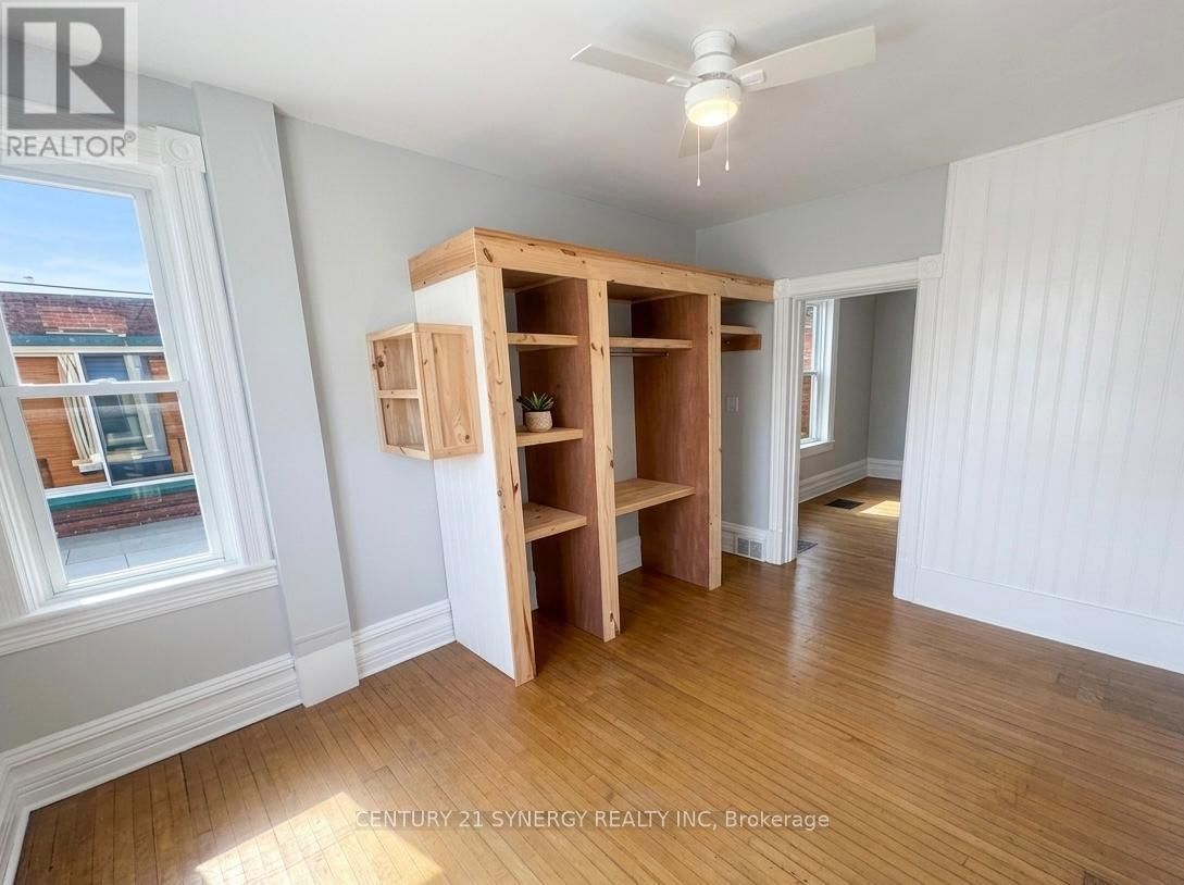 164 CHAMBERS STREET Image 8