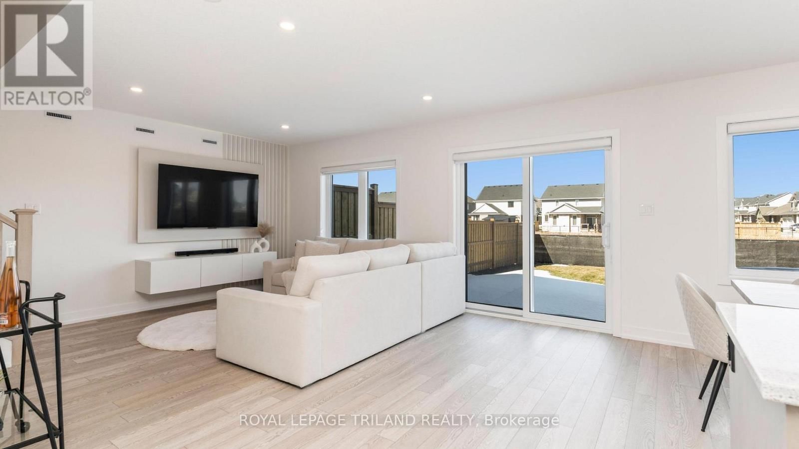 131 EMPIRE PARKWAY Image 10