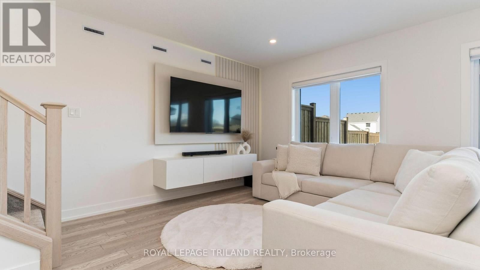 131 EMPIRE PARKWAY Image 15