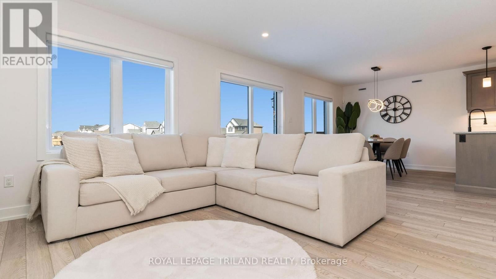 131 EMPIRE PARKWAY Image 16