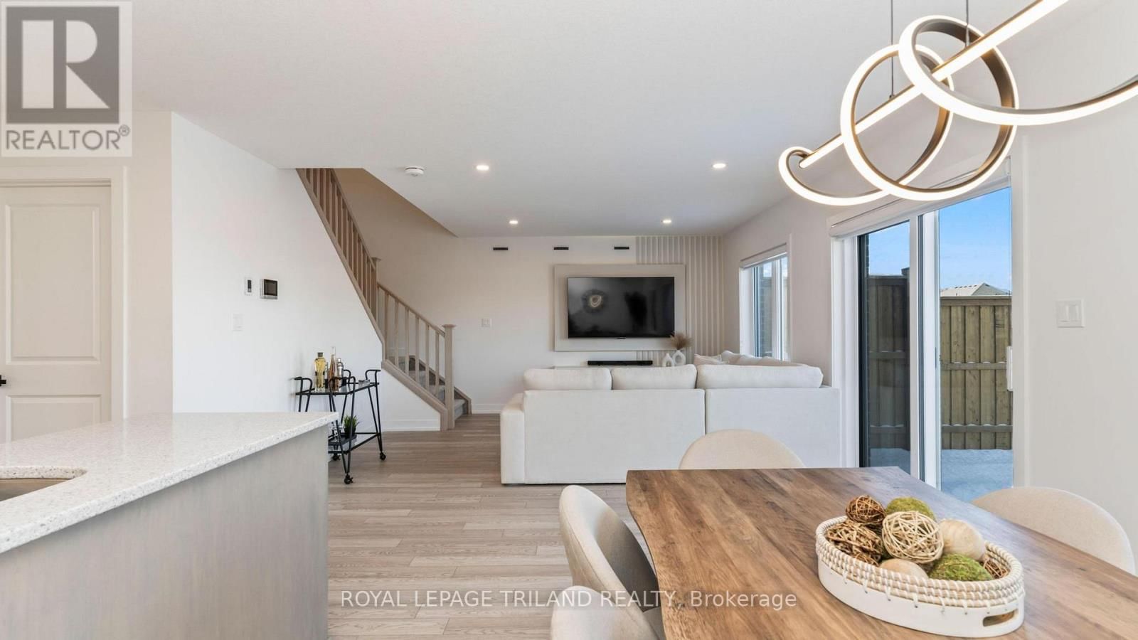 131 EMPIRE PARKWAY Image 21