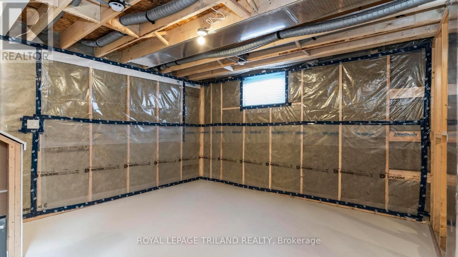 131 EMPIRE PARKWAY Image 32