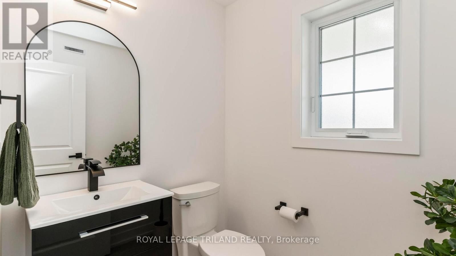 131 EMPIRE PARKWAY Image 8