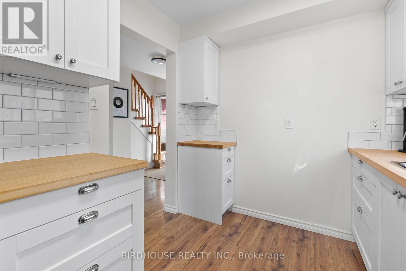 199 ELGIN STREET Image 14