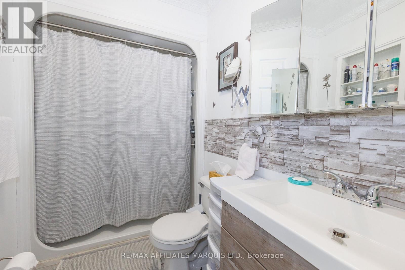 75 GAUTHIER STREET Image 19