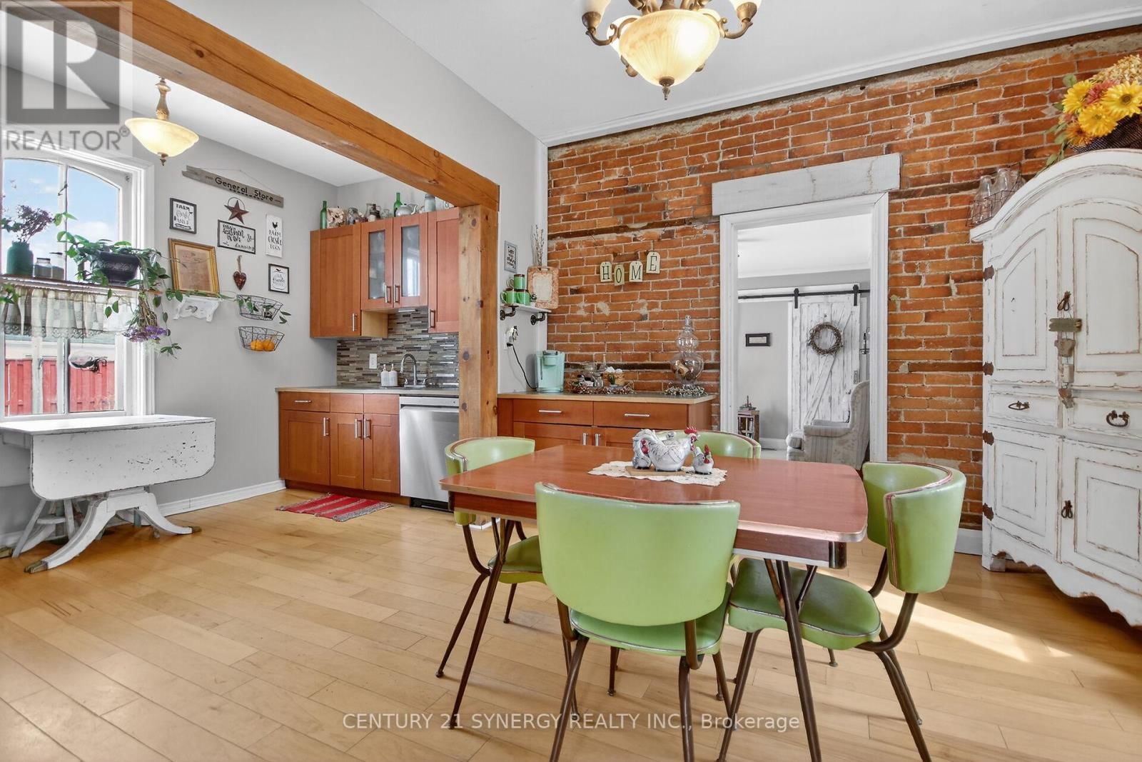 49 QUEEN STREET NORTH Image 12