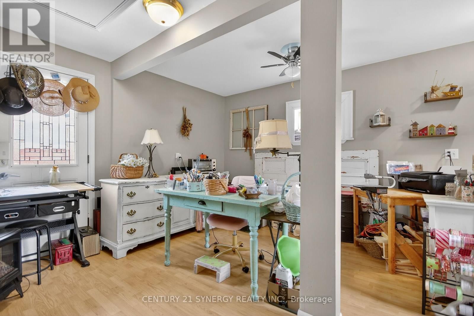 49 QUEEN STREET NORTH Image 21