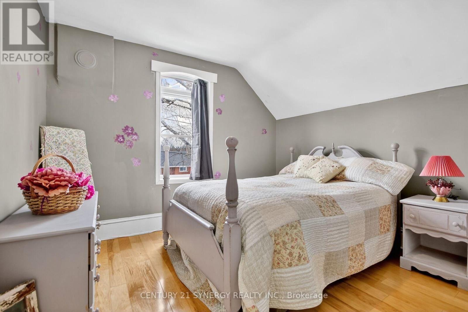 49 QUEEN STREET NORTH Image 25