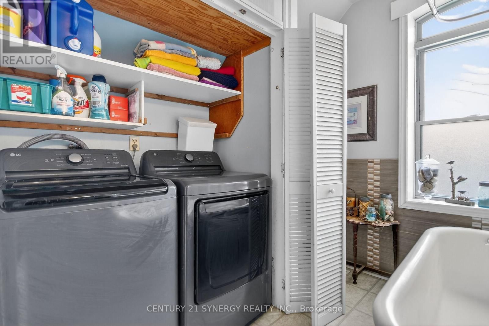 49 QUEEN STREET NORTH Image 29