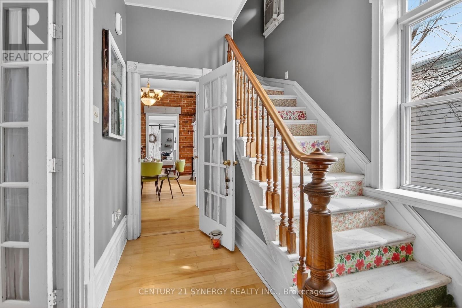 49 QUEEN STREET NORTH Image 4