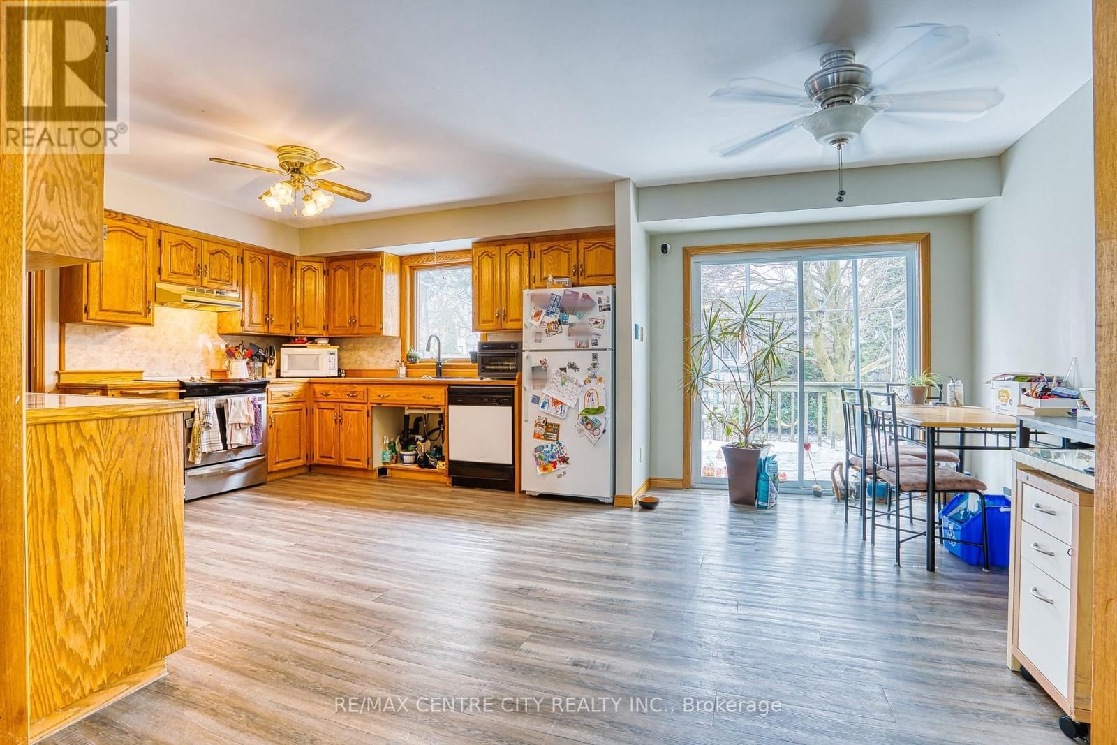 520 VICTORIA STREET Image 15