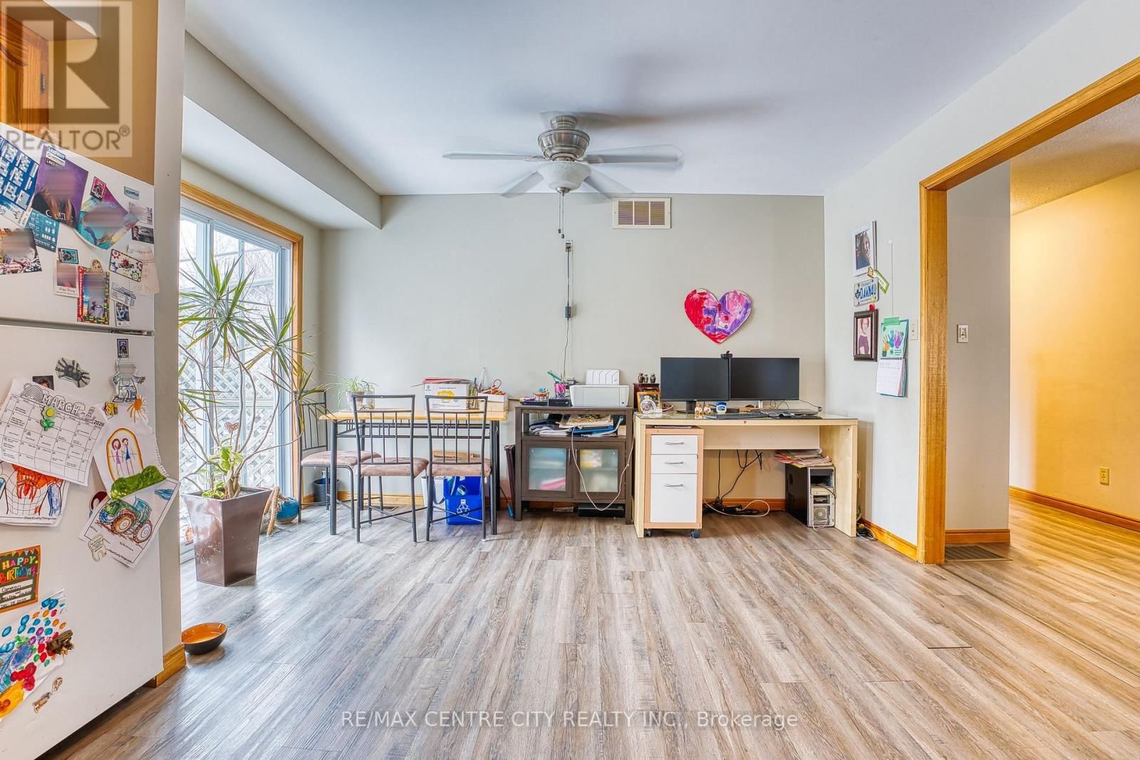 520 VICTORIA STREET Image 16