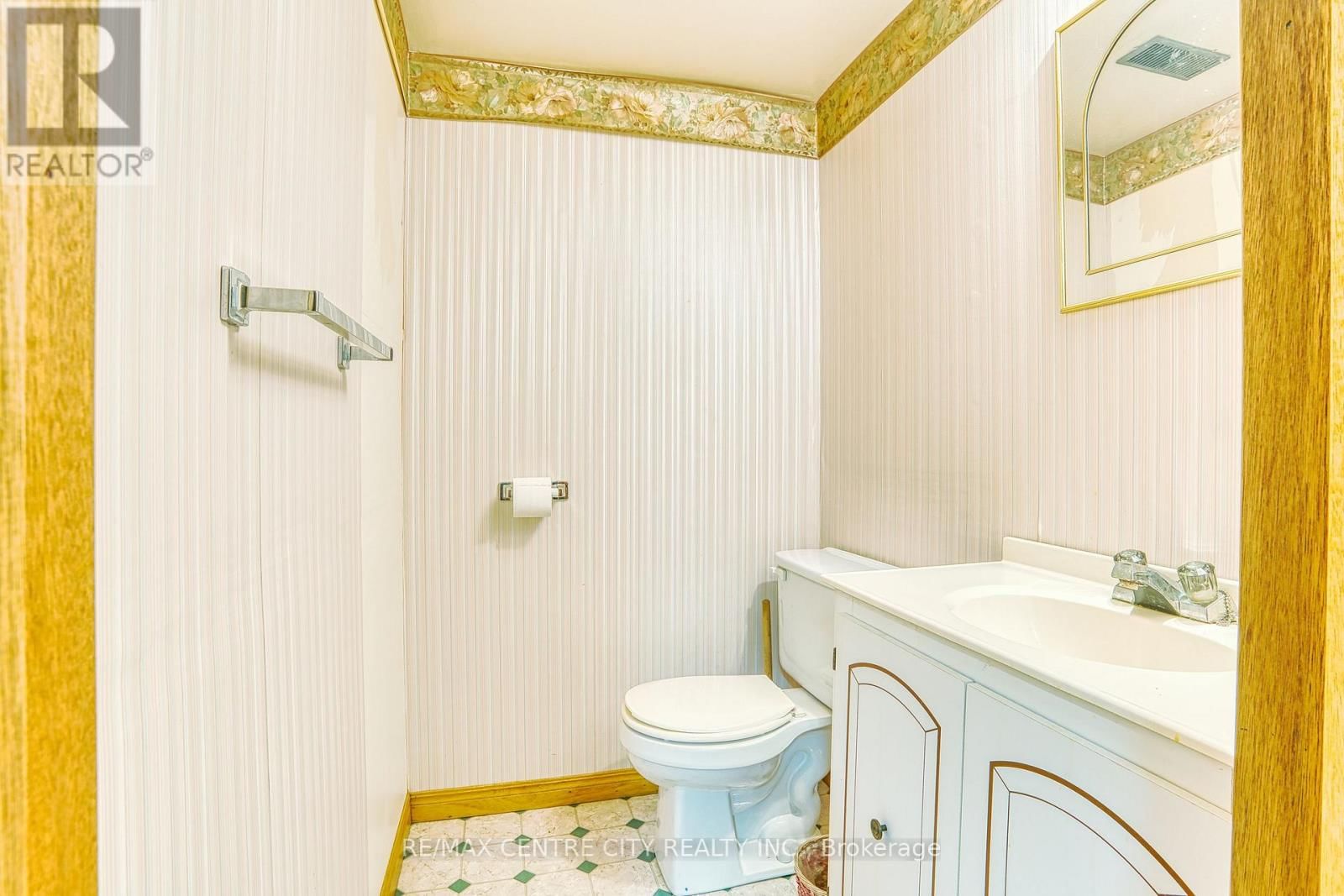 520 VICTORIA STREET Image 21