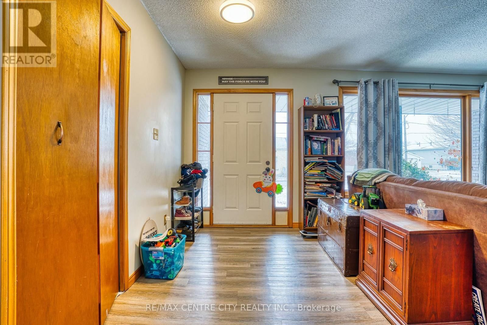 520 VICTORIA STREET Image 7