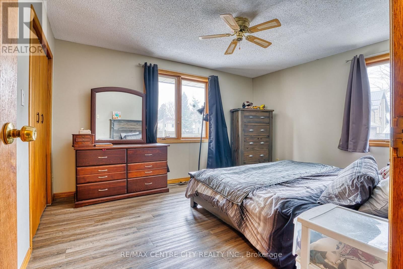 520 VICTORIA STREET Image 9