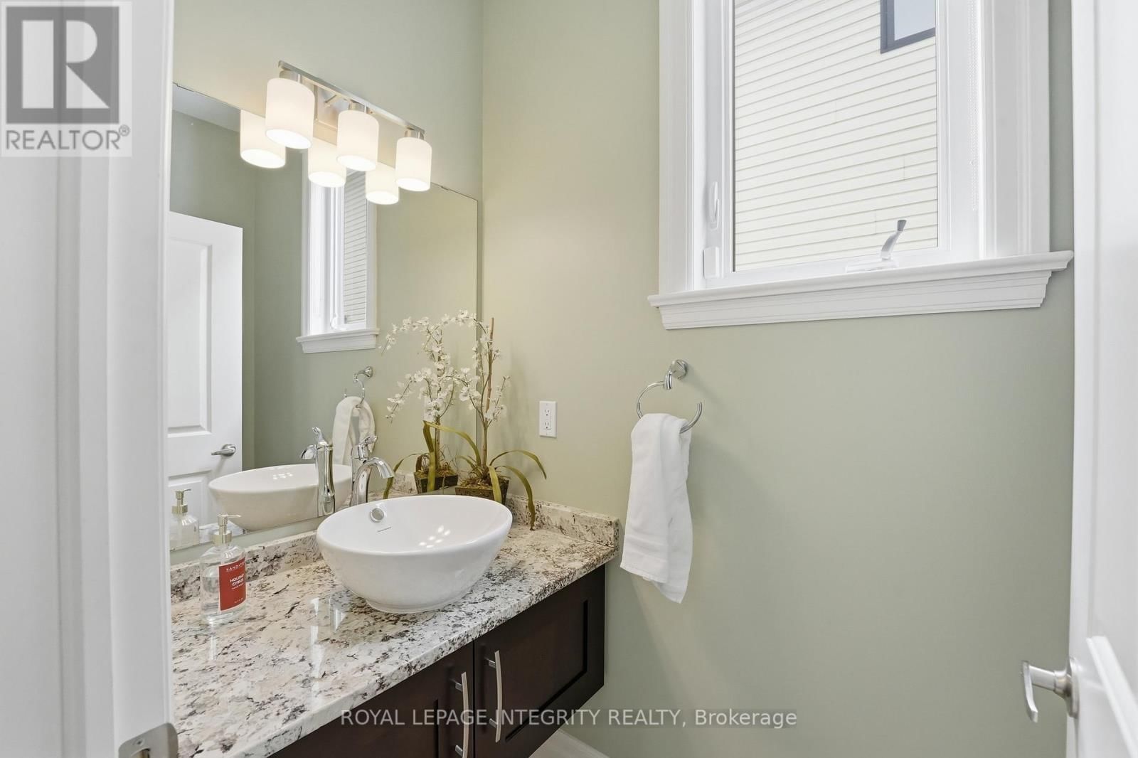 476 ANCASTER AVENUE Image 16