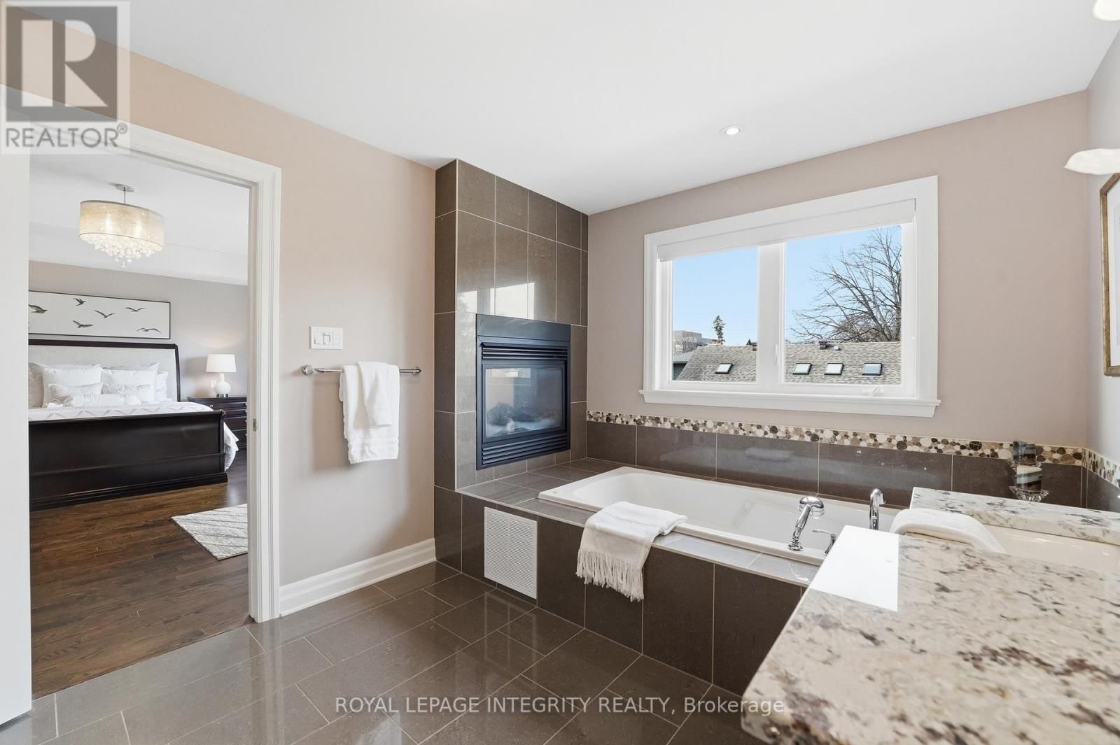 476 ANCASTER AVENUE Image 22