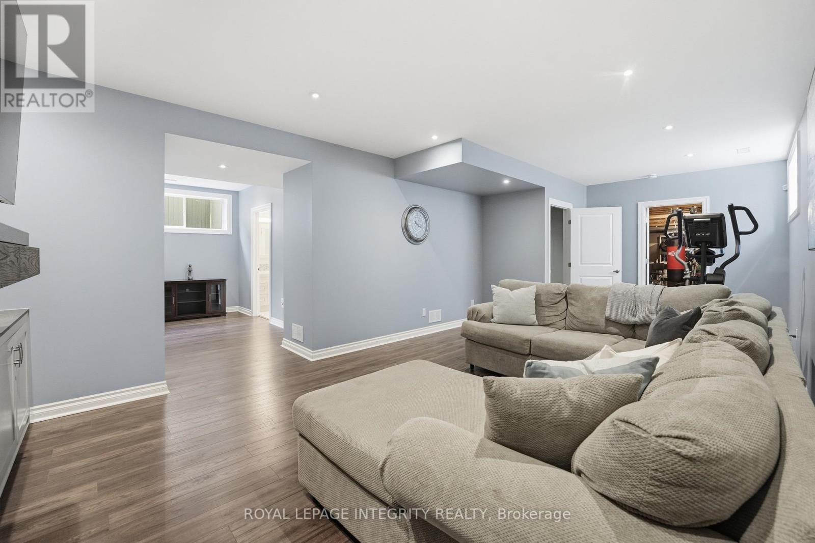 476 ANCASTER AVENUE Image 33