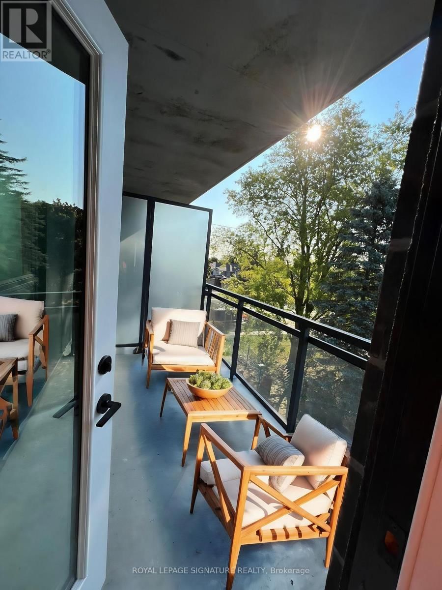 301 - 26 LOWES ROAD WEST Image 18