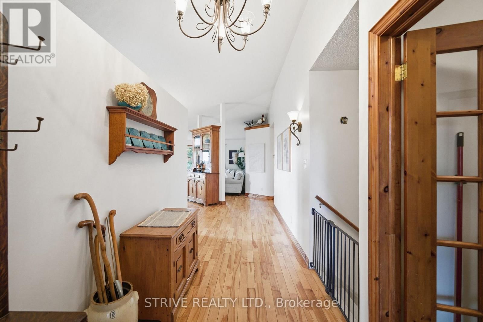 996 THIRD LINE Image 8