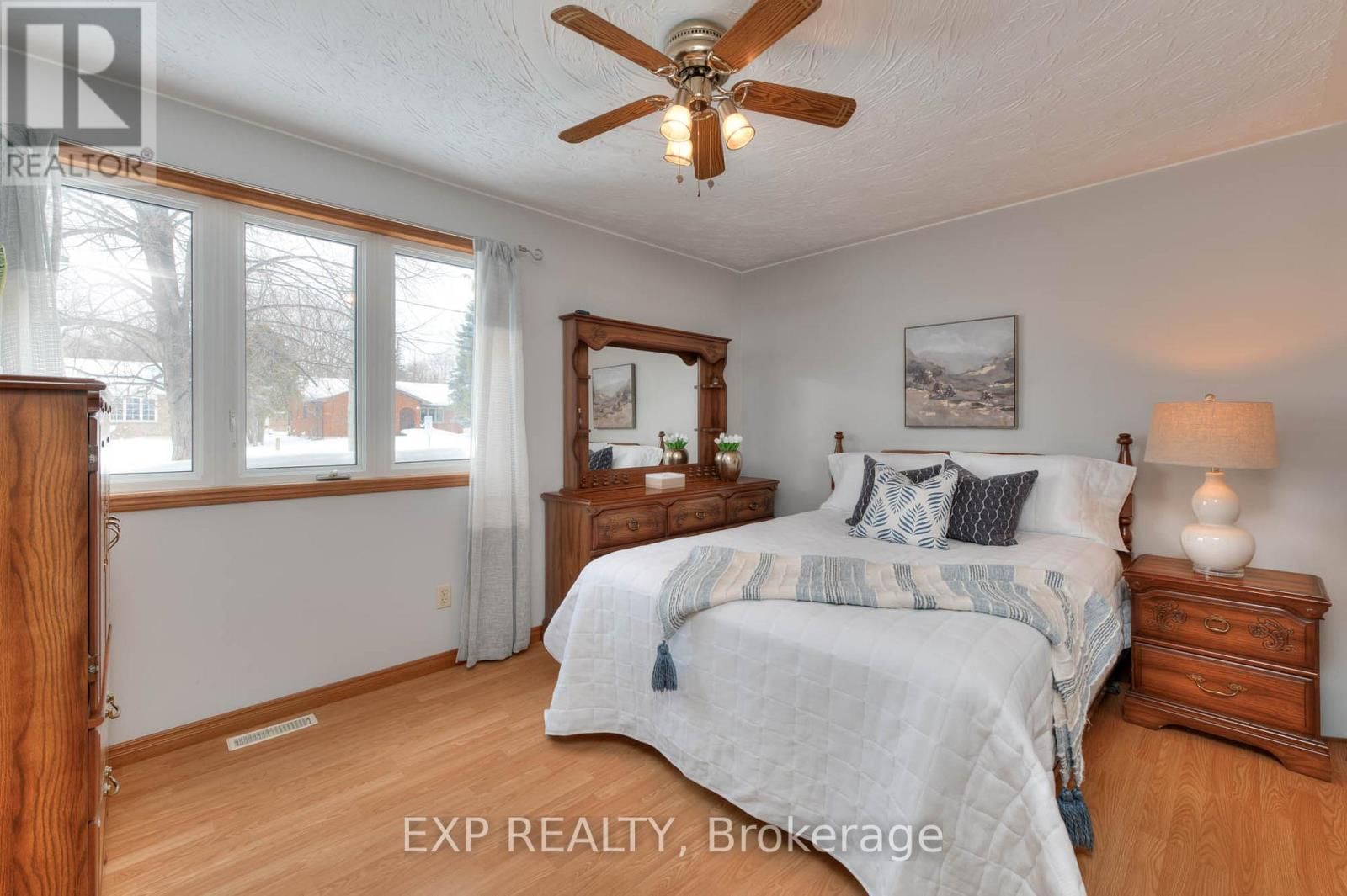 763 SPORTS DRIVE Image 18