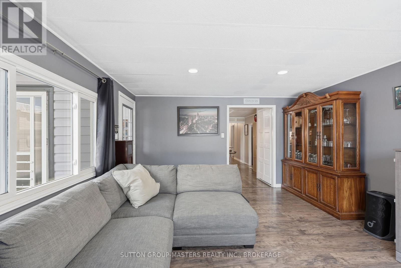 9 PATTERSON BOULEVARD Image 5