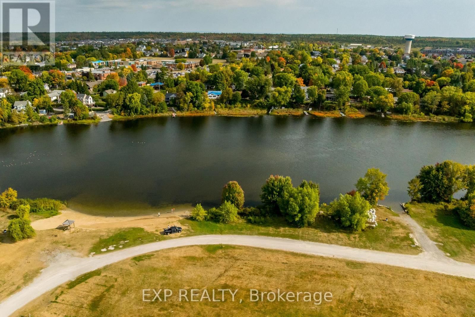 526 STANLEY BROTHERS STREET Image 39