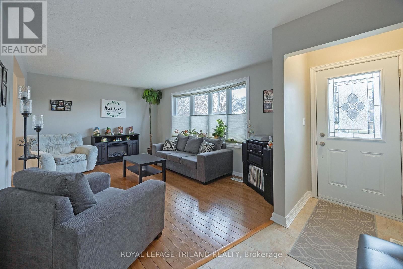 59 LAWRENCE AVENUE Image 4