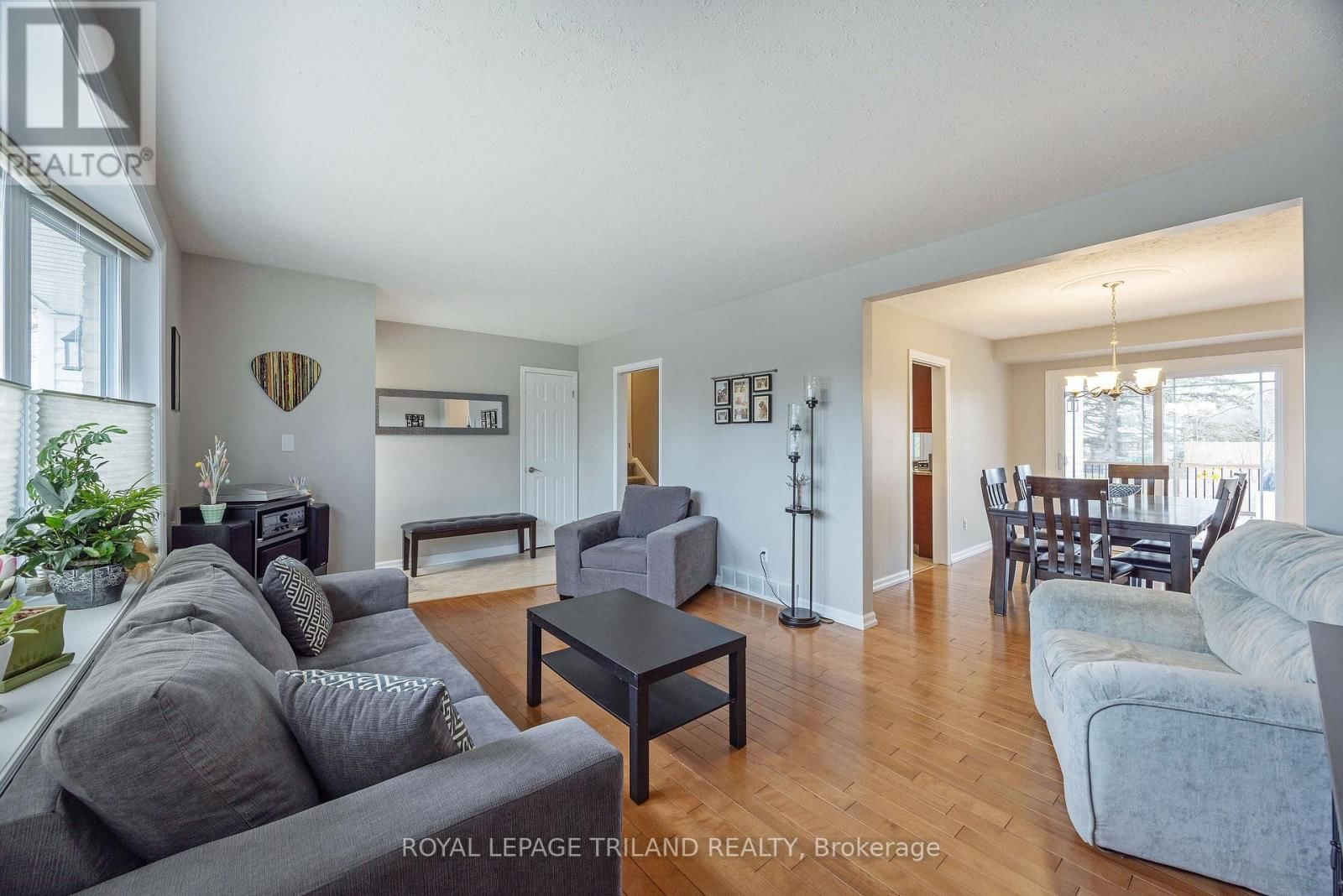 59 LAWRENCE AVENUE Image 7