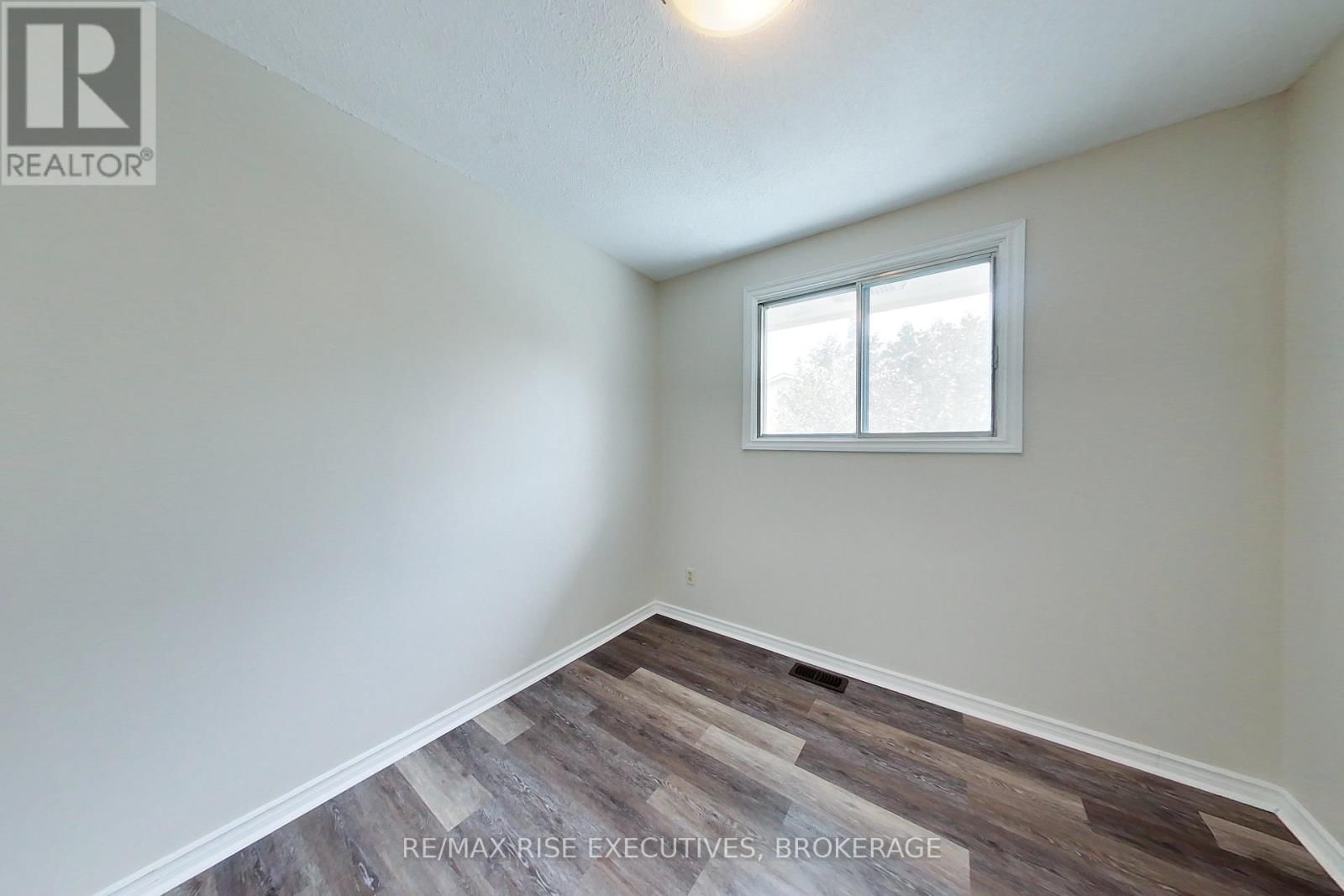 744 SELKIRK ROAD Image 10