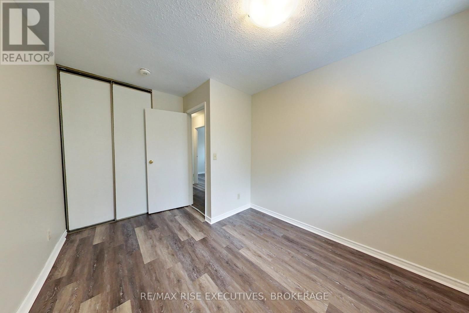 744 SELKIRK ROAD Image 13