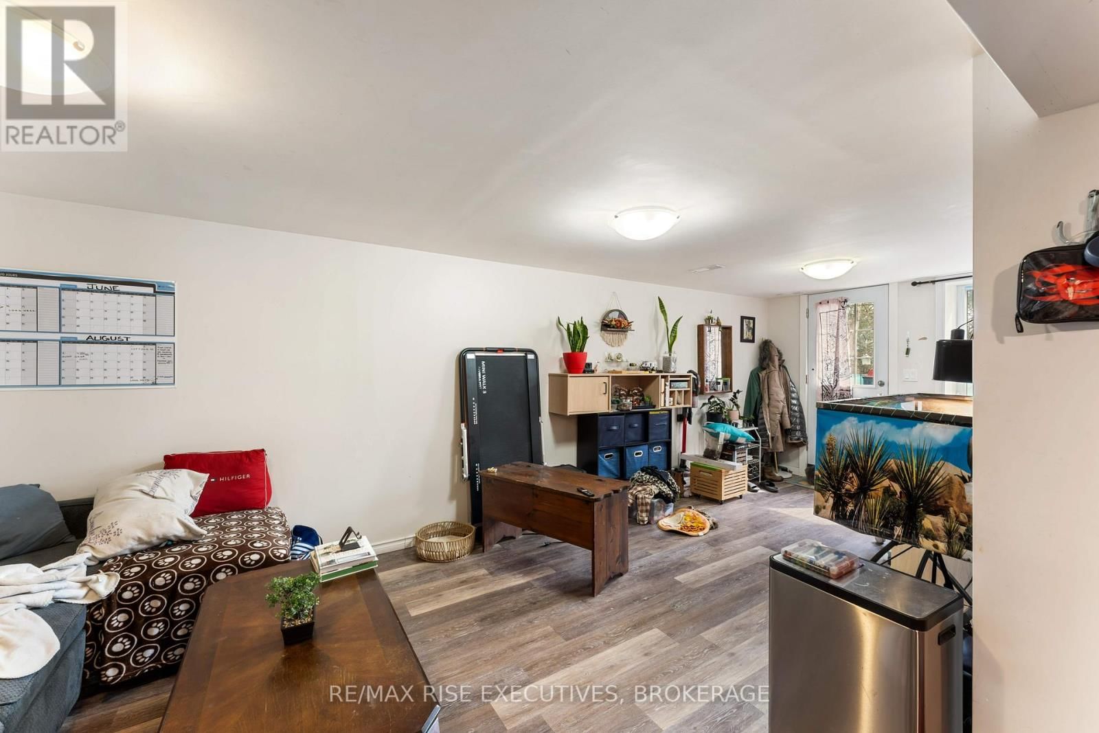 744 SELKIRK ROAD Image 15