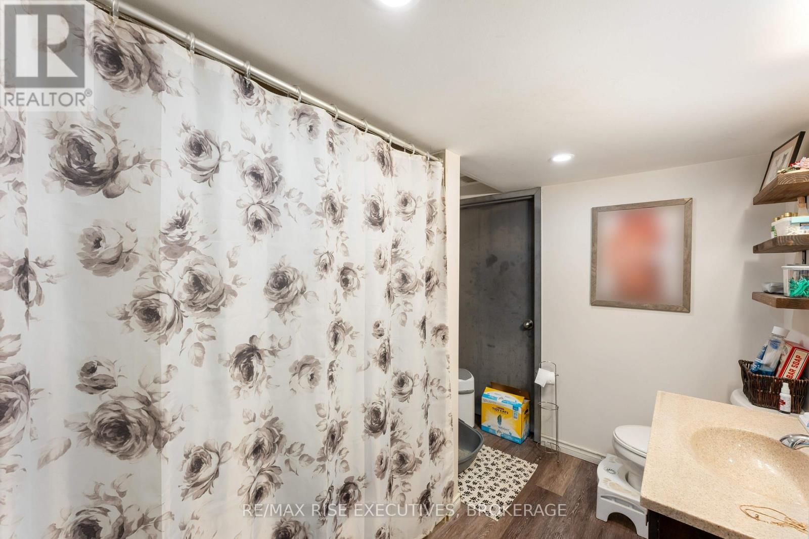 744 SELKIRK ROAD Image 18