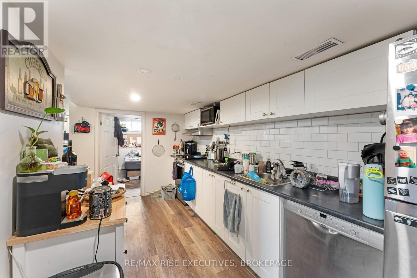 744 SELKIRK ROAD Image 19