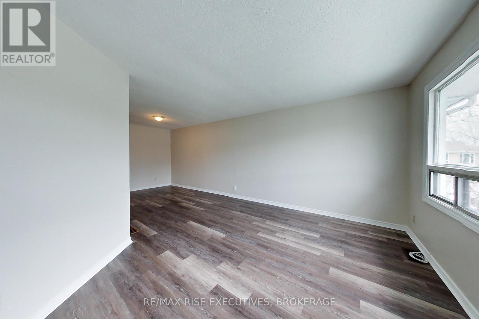 744 SELKIRK ROAD Image 2