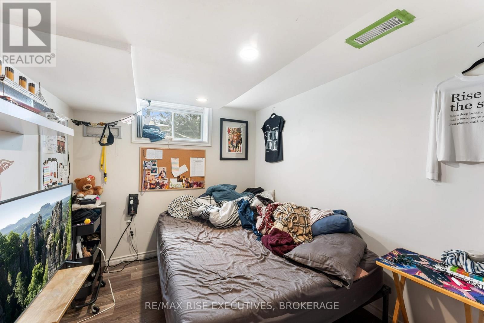 744 SELKIRK ROAD Image 22