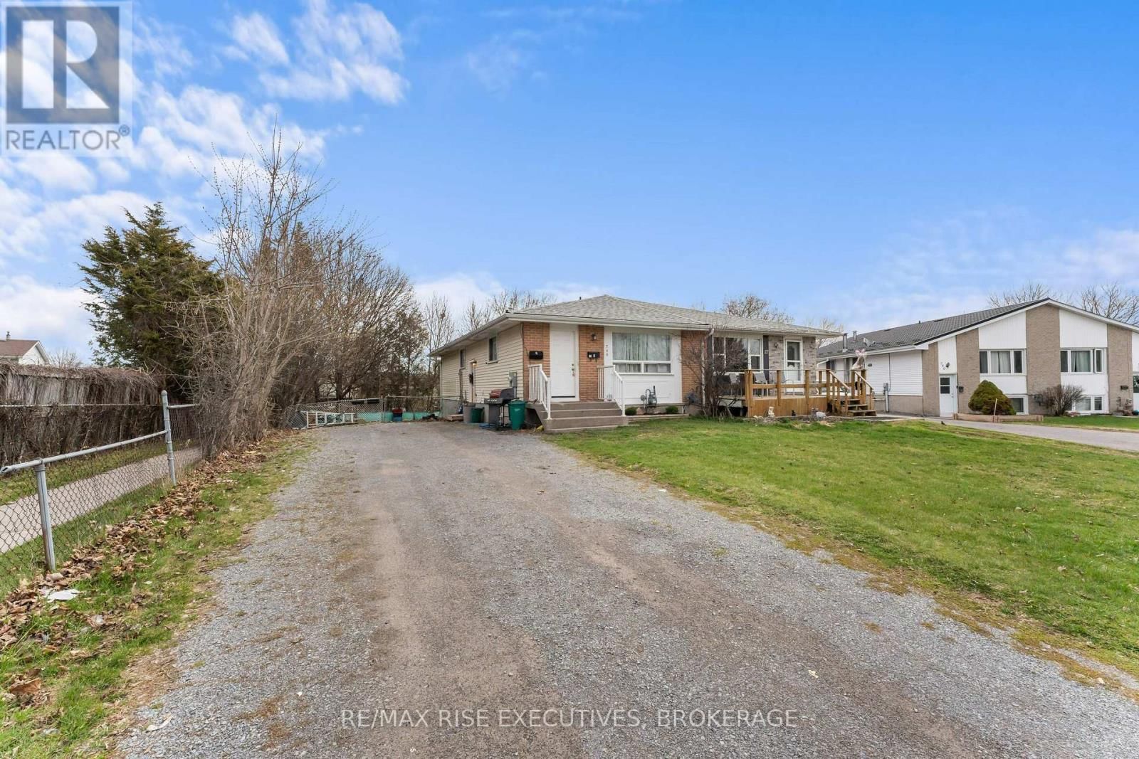 744 SELKIRK ROAD Image 27