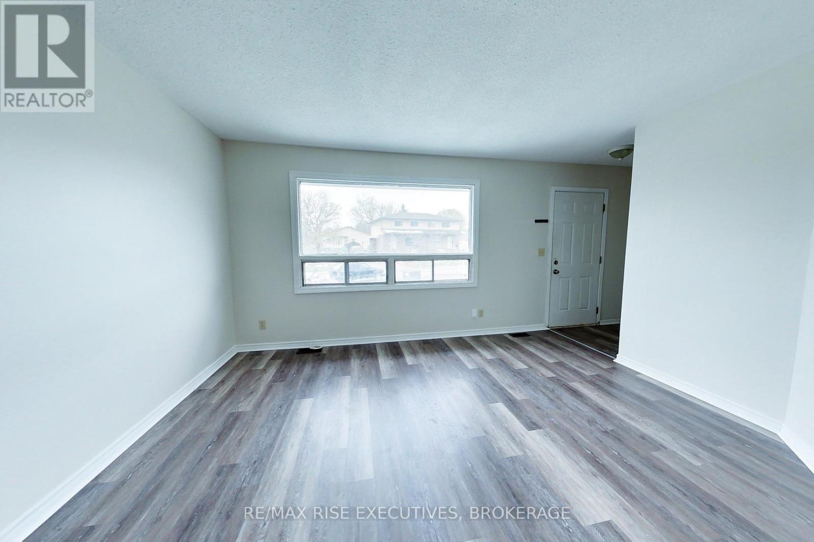 744 SELKIRK ROAD Image 4