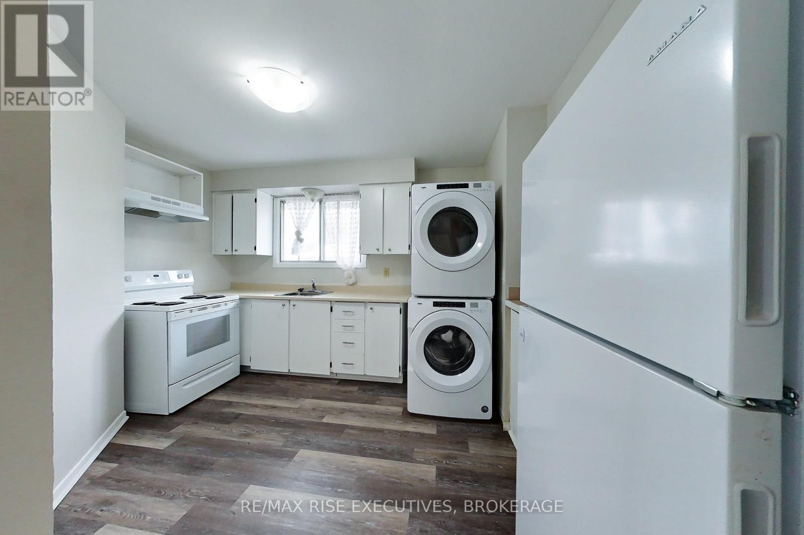 744 SELKIRK ROAD Image 6