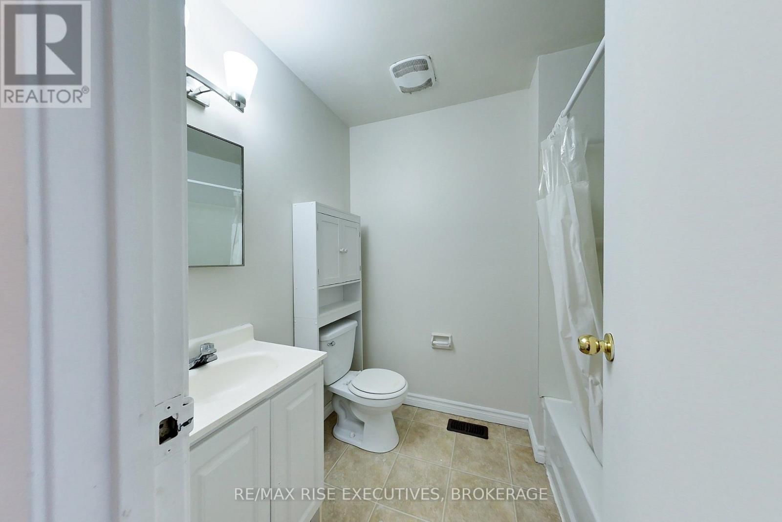 744 SELKIRK ROAD Image 8